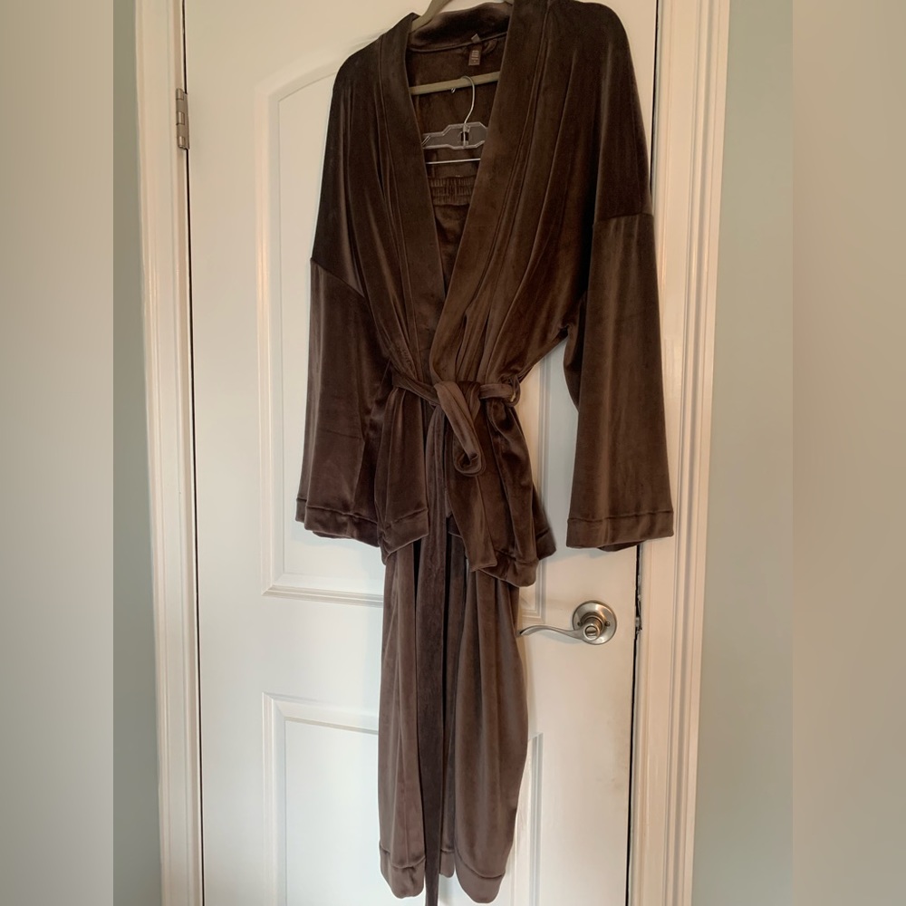 SKIMS Velour Fleece Wrap Sleep Set